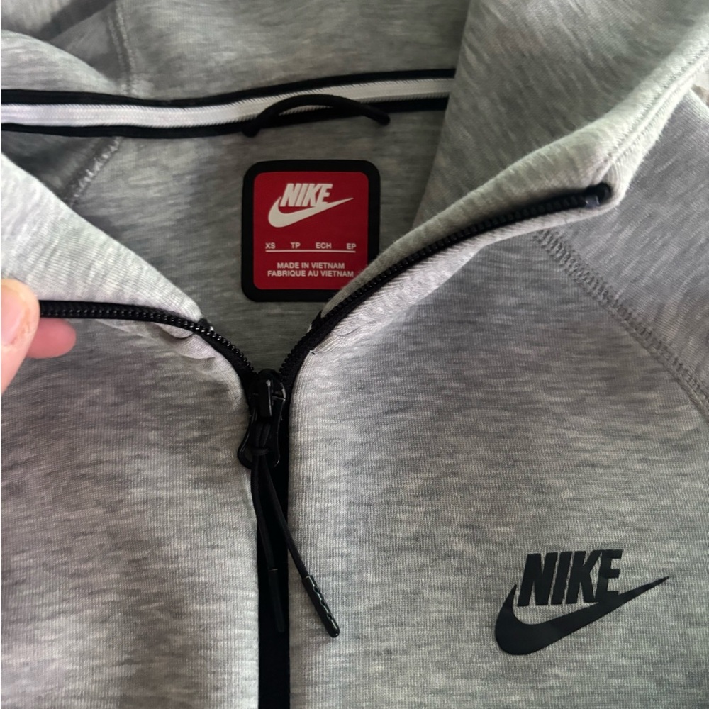 Nike Gray Tech Fleece Windrunner Jacket - Picture 3 of 4